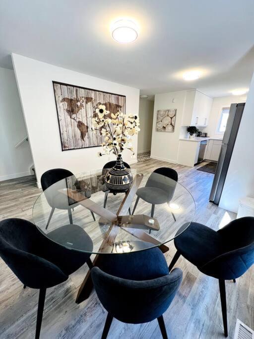 Walking Distance To St Boniface, Easy Parking Villa Winnipeg Bagian luar foto