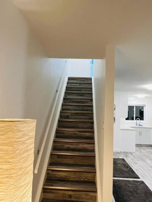 Walking Distance To St Boniface, Easy Parking Villa Winnipeg Bagian luar foto