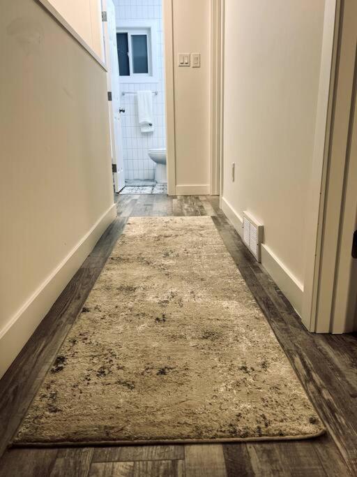 Walking Distance To St Boniface, Easy Parking Villa Winnipeg Bagian luar foto