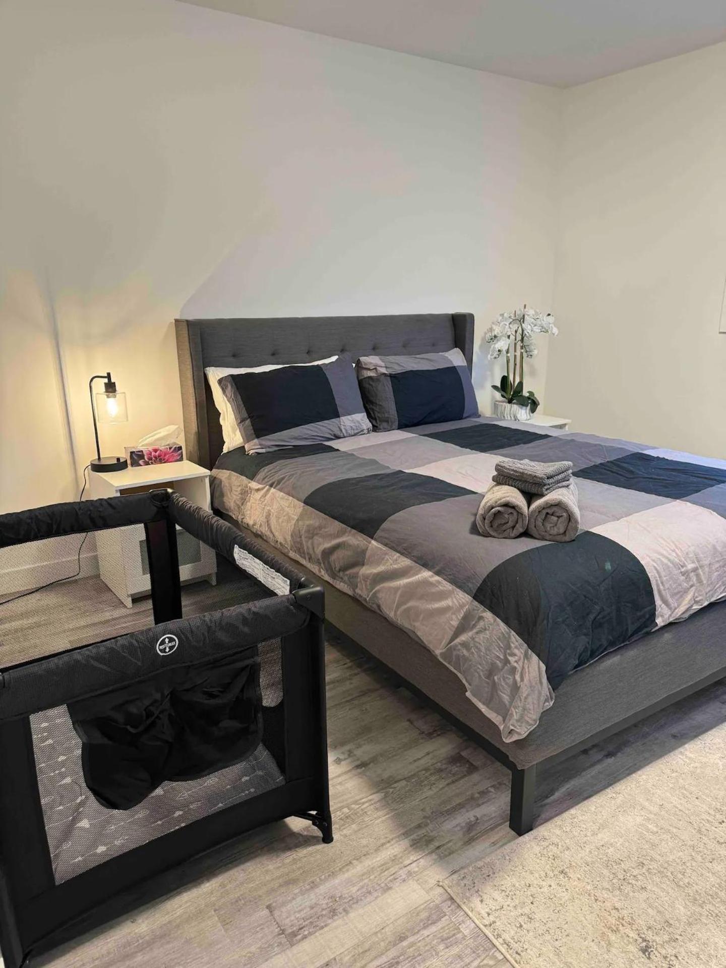 Walking Distance To St Boniface, Easy Parking Villa Winnipeg Bagian luar foto
