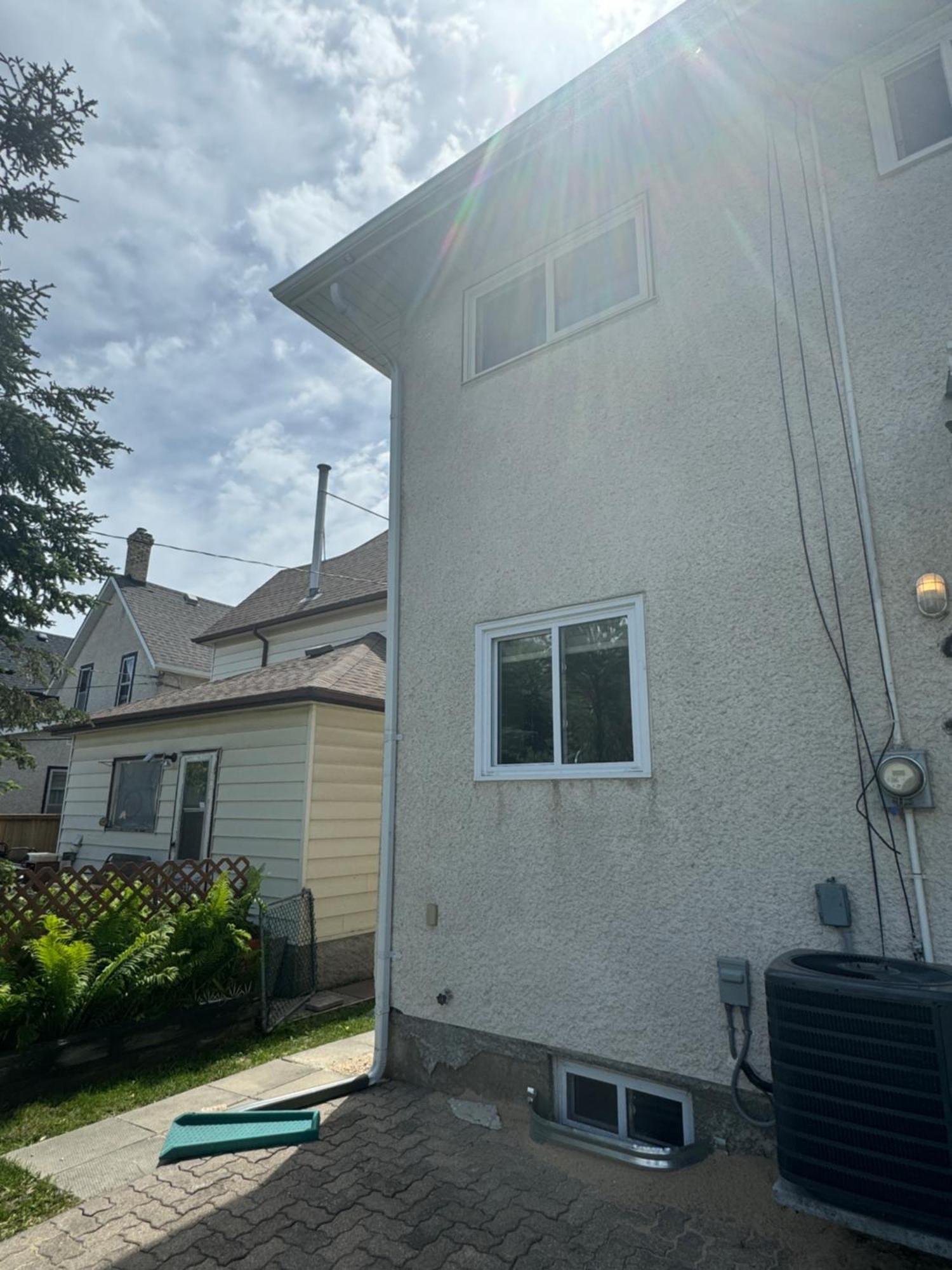 Walking Distance To St Boniface, Easy Parking Villa Winnipeg Bagian luar foto