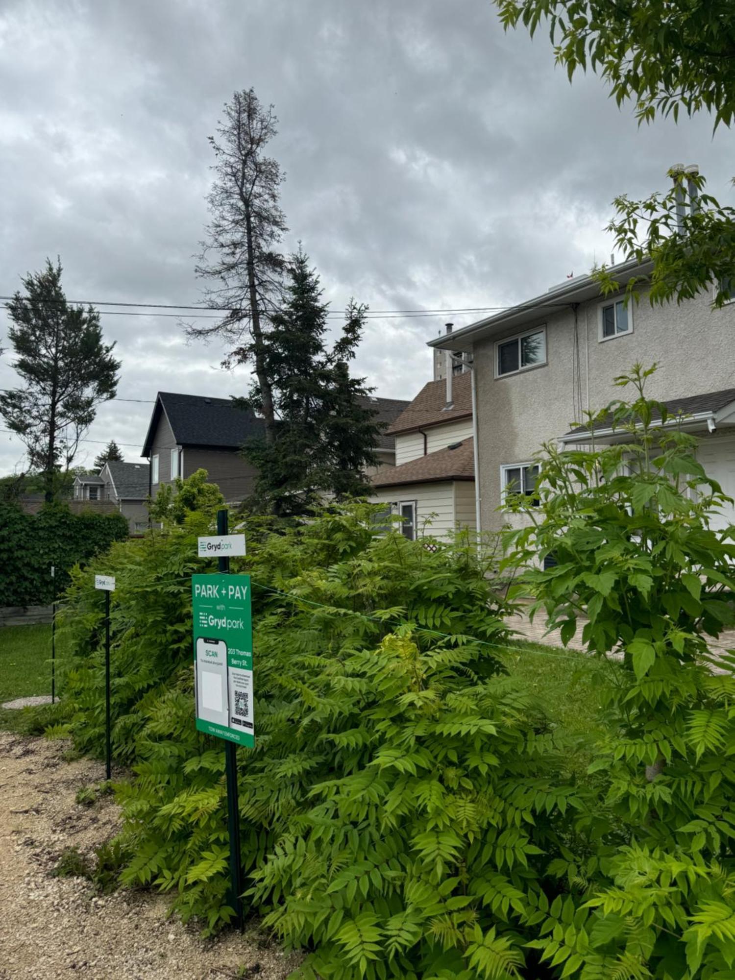 Walking Distance To St Boniface, Easy Parking Villa Winnipeg Bagian luar foto